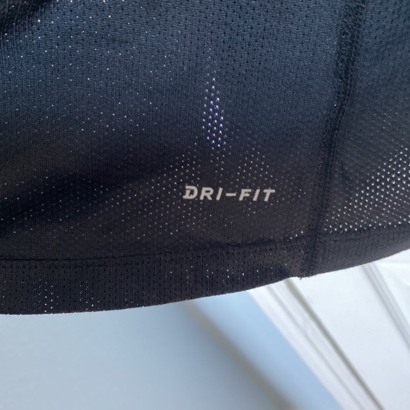 Nike - black long sleeve running top - size XL - Picture 5 of 6